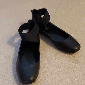 Kenneth Cole ballet style flats